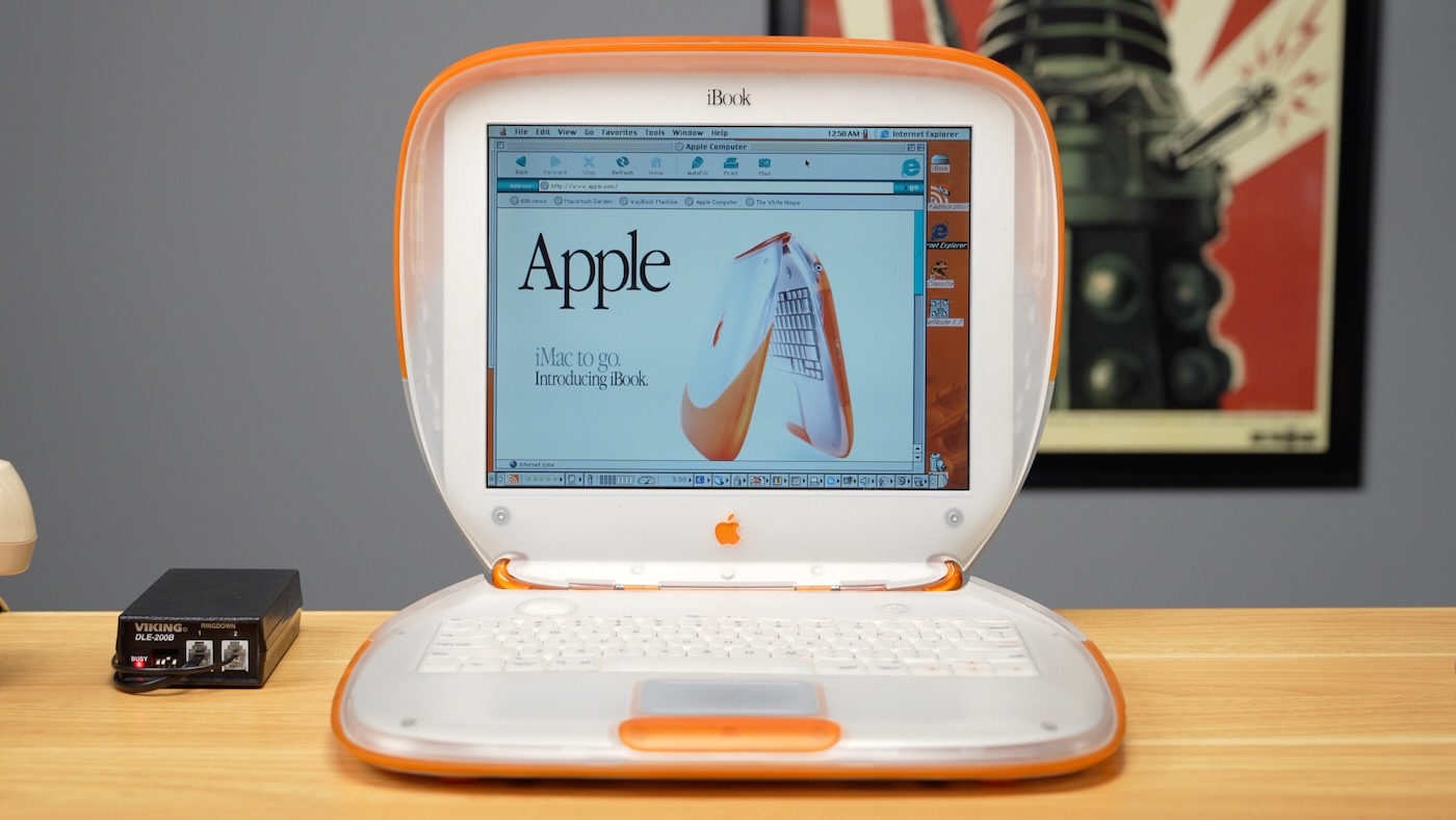 Apple.com loading on an iBook G3 as if it were 1999